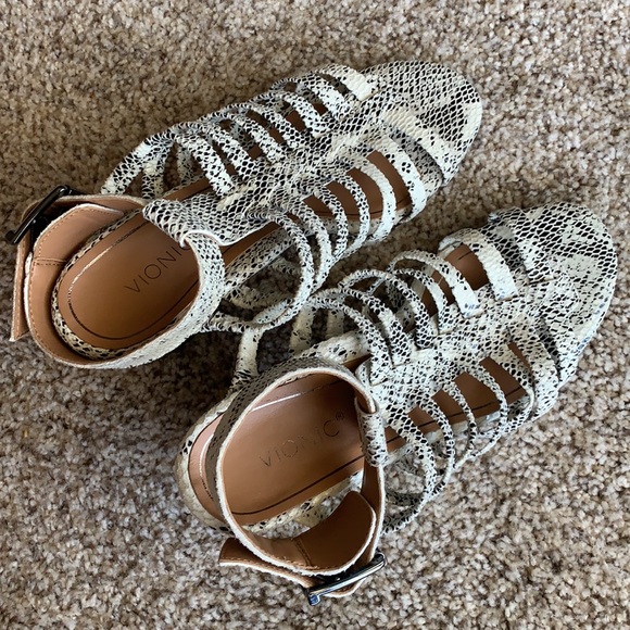 Vionic Sami heel Snake skin size 8.5 - Picture 9 of 10